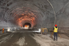 tuneluri-holdea8