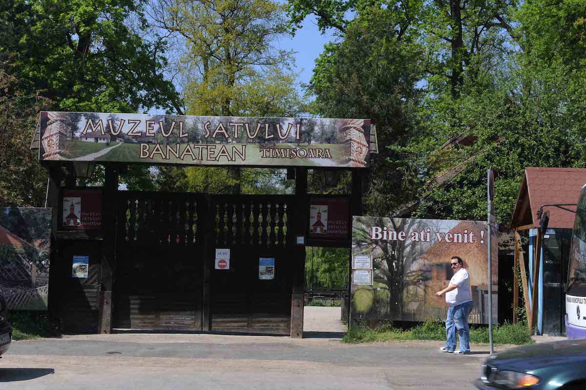 muzeul satului