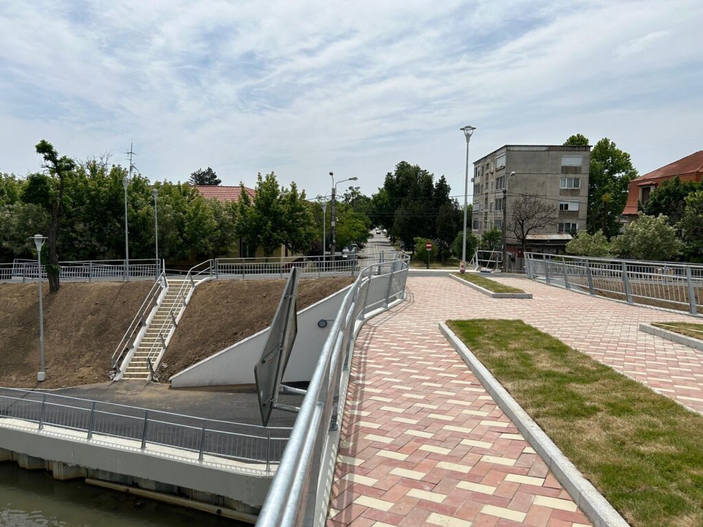 Pasarela Gelu, fără termen pentru remedieri și recepție. De aproape doi ani se circulă fără restricții