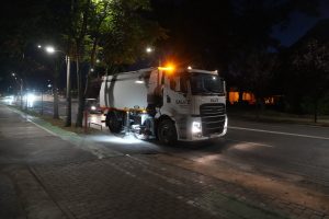 SaluT își face flota de măturătoare. Între „bagheta magică” și salariul de 35.000 lei al directorului