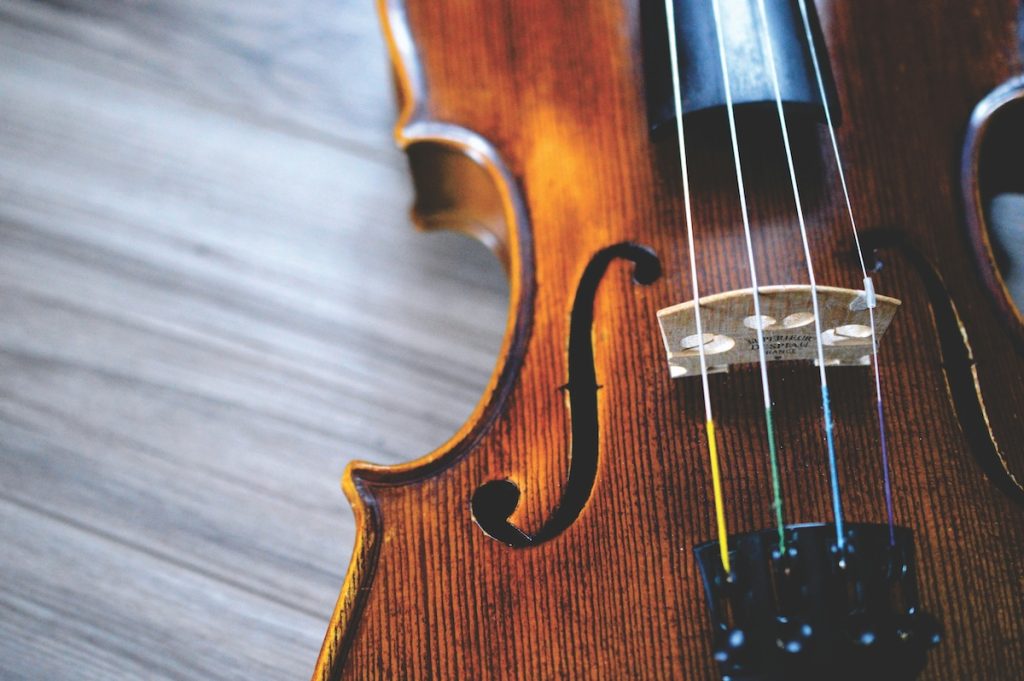 Imnurile lui Poli, Rapid și Dinamo ajung în sala de concert. Se lansează Orchestra de Cameră a Timișoarei