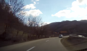 Drum modernizat cu 88 de milioane de euro, spre Peștera Românești și Munții Poiana Ruscă