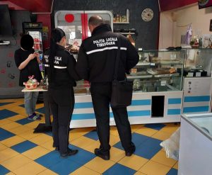 Frizerii și terase, în vizorul Poliției Locale. 72 de amenzi într-o lună