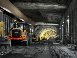 A1 Margina–Holdea, gata pe jumătate. Se lucrează la tuneluri inclusiv de Revelion / FOTO