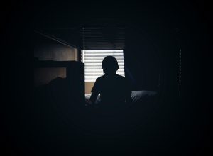 Tensiuni la Sânmihaiu Român, după ce minorul implicat în crima de la Cenei s-a mutat în comună