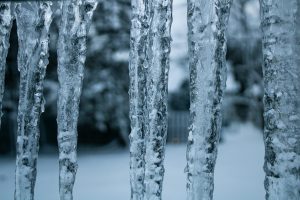 Ger de crapă pietrele. Până la -14 grade Celsius, în noaptea de duminică spre luni