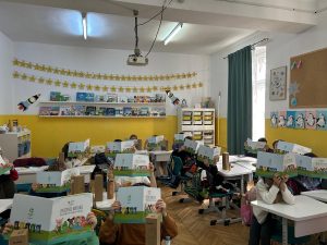„Ora Reciclării”, în școlile din Timiș: sute de elevi au învățat cum se sortează corect deșeurile