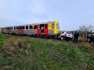 Accident feroviar la Peciu Nou: un bărbat de 71 de ani a murit după ce mașina sa a fost lovită de tren