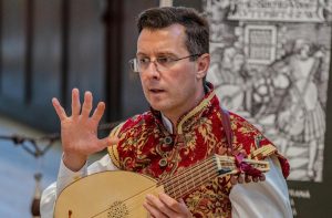 Muzică renascentistă, în Piața Bălcescu. Recital dedicat compozitorului John Dowland