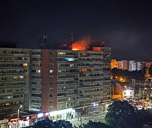 Dronă rusească căzută pe un bloc din Galați. Două persoane au fost rănite