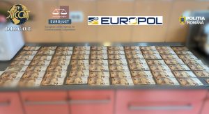 „Medici” falși și sute de site-uri pentru vânzarea de suplimente false. Prejudiciu de sute de milioane de euro