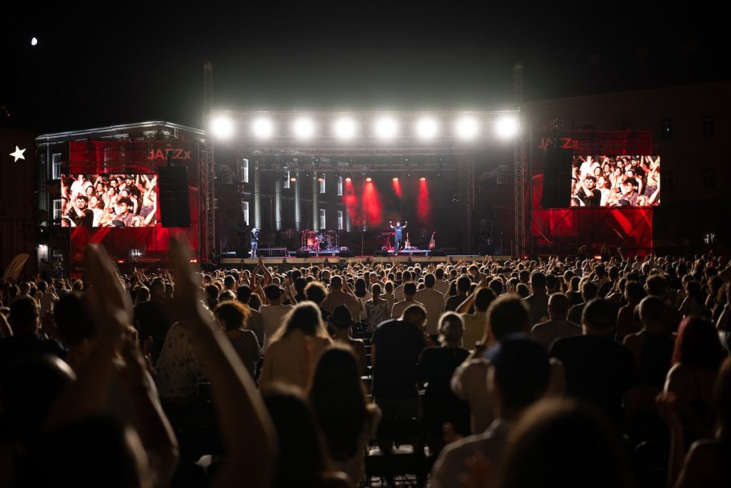 JAZZx: cinci zile de concerte gratuite. Free Nationals, Samara Joy și Asaf Avidan, printre invitați
