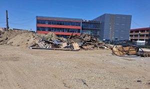 Peste 700 de tone de deșeuri pe șantierul stadionului din Calea Buziașului. Amendă de 50.000 de lei