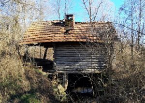 Un sălaș din Rudăria și o moară de apă din Prilipeț vor fi mutate la Muzeul Satului Bănățean