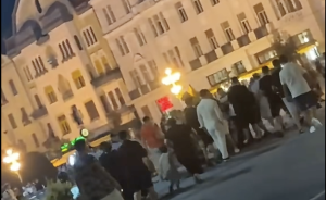 Scandal în Piața Victoriei Două persoane reținute și nouă amenzi după o bătaie între două clanuri