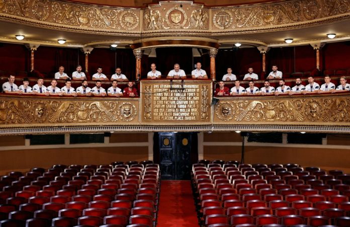 Handbaliștii SCM, în lojele Teatrului Național Timișoara. Parteneriat inedit între sport și cultură Handbaliștii SCM, în lojele Teatrului Național Timișoara. Parteneriat inedit între sport și cultură