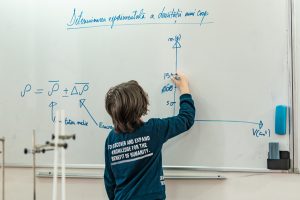 Pregătire gratuită pentru olimpiade. Înscrieri deschise și în Timiș