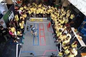 Roboți construiți în doar trei zile. 40 de echipe se pregătesc pentru confruntarea de la Timișoara