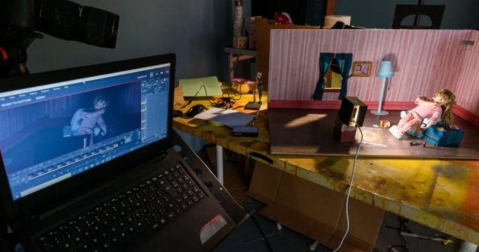 Animație cadru cu cadru, într-o lume cu AI. Trei filme realizate de tineri la Timișoara Animație cadru cu cadru, într-o lume cu AI. Trei filme realizate de tineri la Timișoara