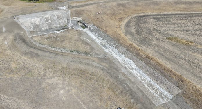 Acumularea de la Butin, refăcută după degradări. 7.000 de oameni depind de amenajare în caz de inundații Acumularea de la Butin, refăcută după degradări. 7.000 de oameni depind de amenajare în caz de inundații