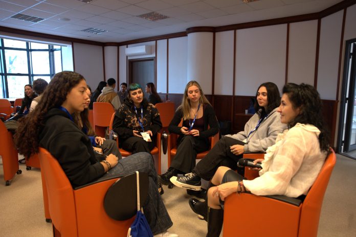 Cum arată „acasă” pentru cineva care nu vede? Studenți din Europa caută răspunsuri la Timișoara Cum arată „acasă” pentru cineva care nu vede? Studenți din Europa caută răspunsul la Timișoara