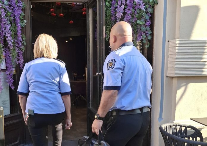 Cât costă să ai terasă fără autorizație în centrul Timișoarei? Cât costă să ai terasă fără autorizație în centrul Timișoarei?