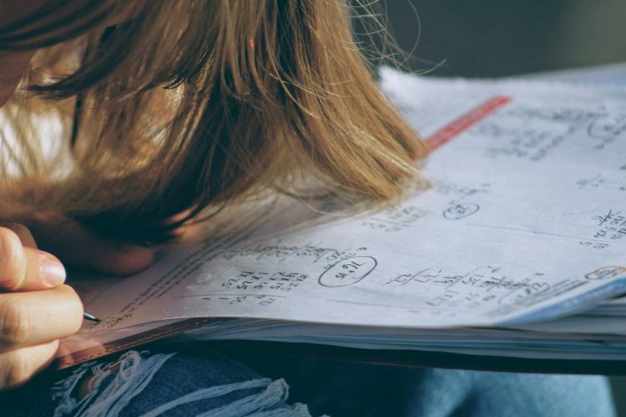 Pregătire gratuită la matematică pentru Bac și admitere, la Politehnică. Lecțiile pot fi urmărite și online
