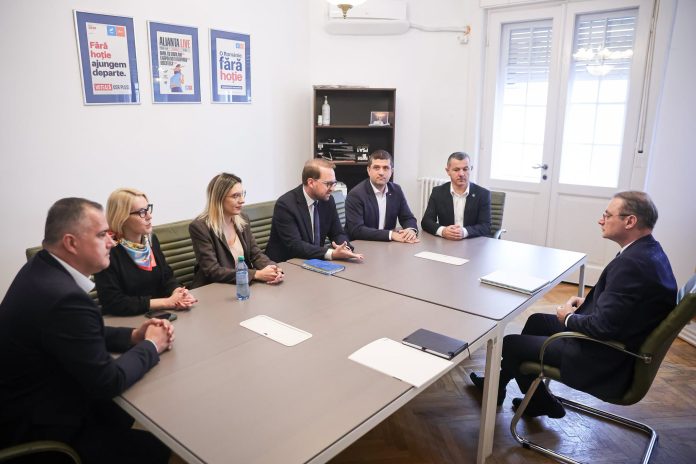 USR nu mai vrea să guverneze cu PSD. Fritz susține o coaliție în trei sau alegeri anticipate USR nu mai vrea să guverneze cu PSD. Fritz susține o coaliție în trei sau alegeri anticipate
